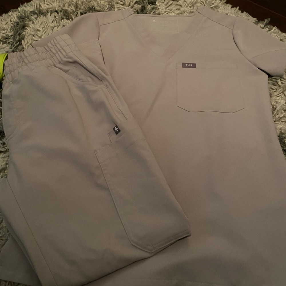 FIGS Slate gray set